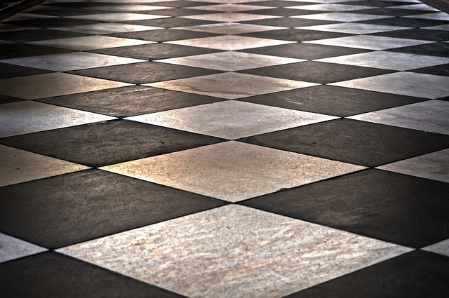 podlaha ve stylu mozaiky